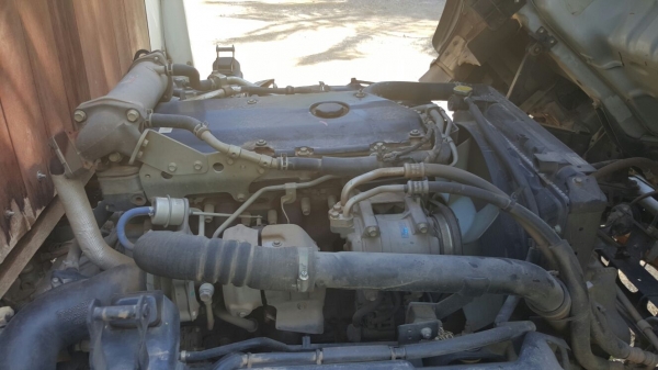 รถอีซุซุ 6 ล้อดั้ม NPR 150 แรงม้า ปี 55.  ( รถวิ่ง 8x,xxx กม. )    สนใจติดต่อ   081 - 6079515