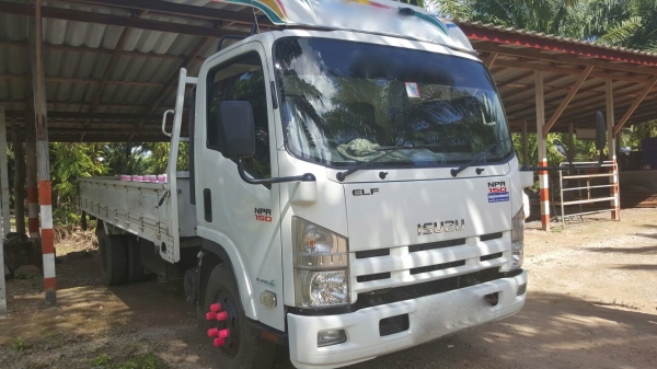 รถอีซุซุ 6 ล้อดั้ม NPR 150 แรงม้า ปี 55.  ( รถวิ่ง 8x,xxx กม. )    สนใจติดต่อ   081 - 6079515
