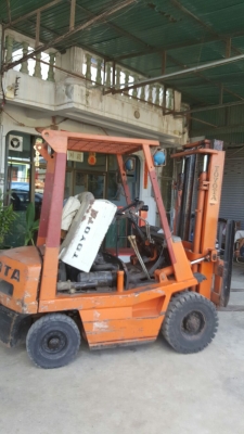 รถฟอร์คลิฟต์  โตโยต้า  2 ตัน.    สนใจติดต่อ  081 - 6079515