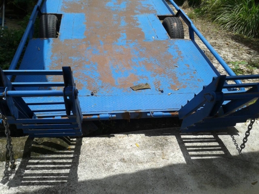 ขายรถ ลากพ่วง รถแบคโฮ PC - 20   สนใจติดต่อ  081 - 6079515