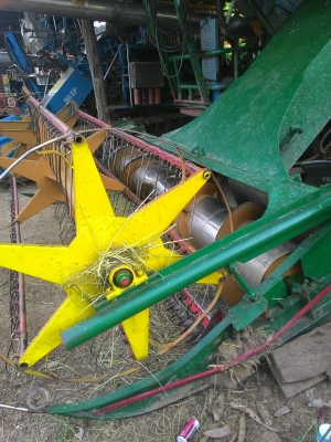 ขายรถเกี่ยวข้าว สภาพดี ราคาถูก 2 คัน คันละห้าแสนบาท ขายรถเกี่ยวข้าว สภาพดี ราคาถูก 2 คัน คันละห้าแสนบาท