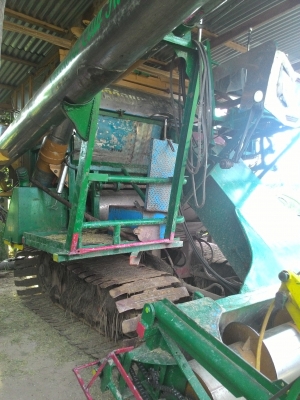 ขายรถเกี่ยวข้าว สภาพดี ราคาถูก 2 คัน คันละห้าแสนบาท ขายรถเกี่ยวข้าว สภาพดี ราคาถูก 2 คัน คันละห้าแสนบาท