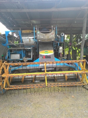 ขายรถเกี่ยวข้าว สภาพดี ราคาถูก 2 คัน คันละห้าแสนบาท ขายรถเกี่ยวข้าว สภาพดี ราคาถูก 2 คัน คันละห้าแสนบาท