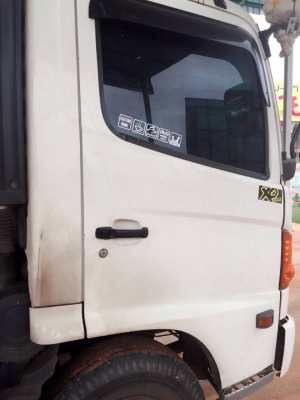 รถฮีโน่ 6 ล้อดั้ม FC9J 175 แรงม้า. ปี 54   ( รถวิ่ง 13x,xxx กว่า กม. )     สนใจติดต่อ  081 - 6079515