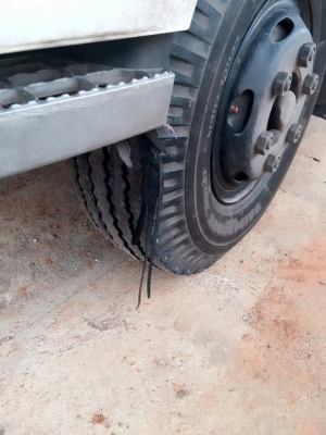 รถฮีโน่ 6 ล้อดั้ม FC9J 175 แรงม้า. ปี 54   ( รถวิ่ง 13x,xxx กว่า กม. )     สนใจติดต่อ  081 - 6079515