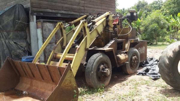 ขายรถตักล้อยาง TCM