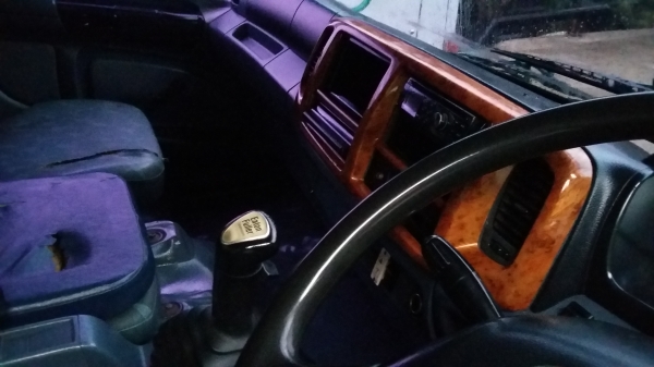 ขายสิบล้อดั๊มสองเพลา ฮีโน่เมก้า 220 สนใจ 081  7368589