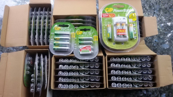 GP Battery ReCyko (ถ่านชาร์จแบบคายประจุช้า) และแท่นชาร์จถ่าน 5 &amp; 12 ชม. เพื่อการถนอมถ่าน