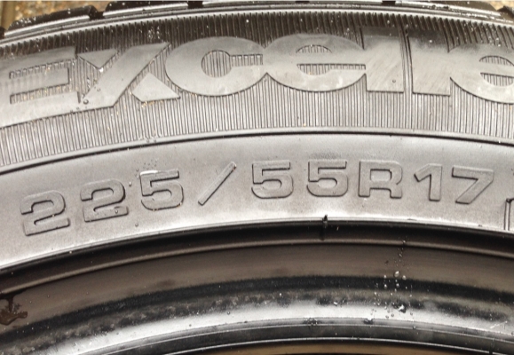 ยาง Goodyear run flat เบอร์ 225 55 17 กลางปี11 ดอกหนา ไม่มีปะ