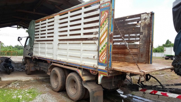 ขายรถพ่วง ดั้มแม่-ลูก ไอ้หลง FN62M ปี 55 เครื่องเดิม 270 แรงม้า เกียร์เดิม คัสซีสวยตลอดเส้น ราคาคุยกันได้ครับ