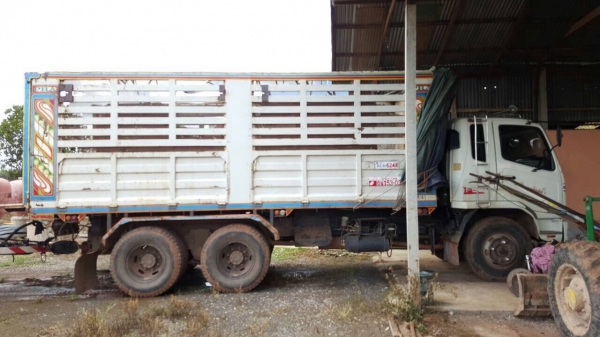 ขายรถพ่วง ดั้มแม่-ลูก ไอ้หลง FN62M ปี 55 เครื่องเดิม 270 แรงม้า เกียร์เดิม คัสซีสวยตลอดเส้น ราคาคุยกันได้ครับ