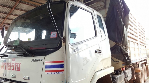 ขายรถพ่วง ดั้มแม่-ลูก ไอ้หลง FN62M ปี 55 เครื่องเดิม 270 แรงม้า เกียร์เดิม คัสซีสวยตลอดเส้น ราคาคุยกันได้ครับ