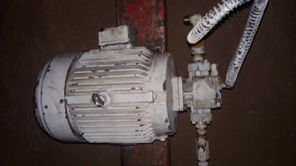 ขายปั้มไฮโดรลิคพร้อมมอเตอร์ ไฟ 380 V ติดต่อ  081-9176906