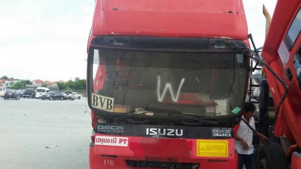 ขายหัวลาก320แรงแก๊สร่วม สองเพลามี3 คันราคา650000บ