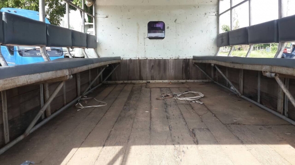 NKR. 130 แรง ปี49 รถสวย เดิมๆ NKR. 130 แรง ปี49 รถสวย เดิมๆ