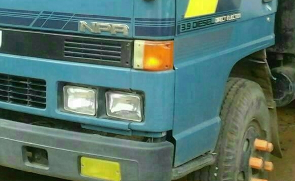 **330,000 บ.ต่อรอง/// 6ล้อ NPR-115 เกียร์สั้น ช่วงล่างใหญ่ **ขาย ISUZU NPR-115 ห้างแท้ 6ล้อบรรทุก ยอดนิยม พร้อมใช้งาน ISUZU NPR59LU5 M 4BD1-115แรง แก้มเหลือง เกียร์สั้น รถห้างแท้ ปี36 เครื่องเดิม เกียร์เดิม เครื่องดี แห้ง แน่นดีครับ เกียร์สั้น เข้าง่าย ไม