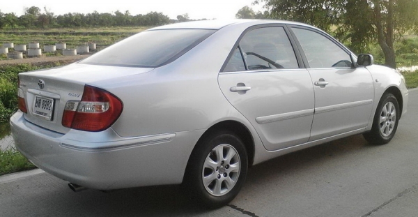 TOYOTA CAMRY ตัว 2.0 e limited TOYOTA CAMRY ตัว 2.0 e limited