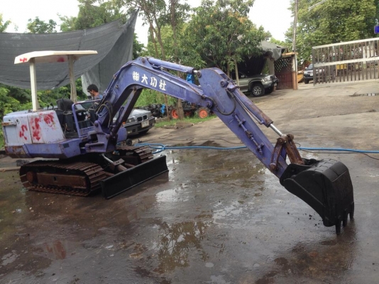 ขายแมคโครคูโบต้าPC30 เครื่อง4สูบ เก่าเชียงกงเปลี่ยนโลเลอร์ใหม่หมด สภาพพร้อมใช้งาน มาลองขับดูก่อนครับ ขาย 155000 บาท