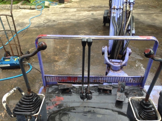 ขายแมคโครคูโบต้าPC30 เครื่อง4สูบ เก่าเชียงกงเปลี่ยนโลเลอร์ใหม่หมด สภาพพร้อมใช้งาน มาลองขับดูก่อนครับ ขาย 155000 บาท