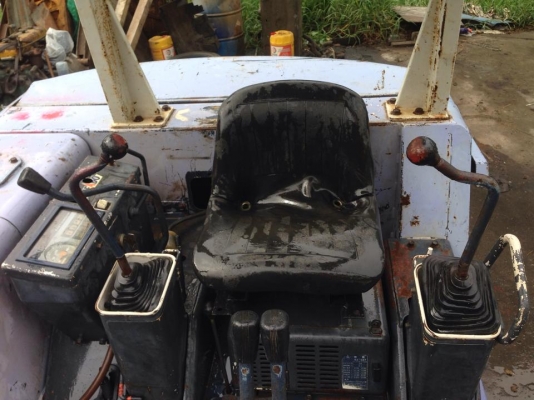 ขายแมคโครคูโบต้าPC30 เครื่อง4สูบ เก่าเชียงกงเปลี่ยนโลเลอร์ใหม่หมด สภาพพร้อมใช้งาน มาลองขับดูก่อนครับ ขาย 155000 บาท