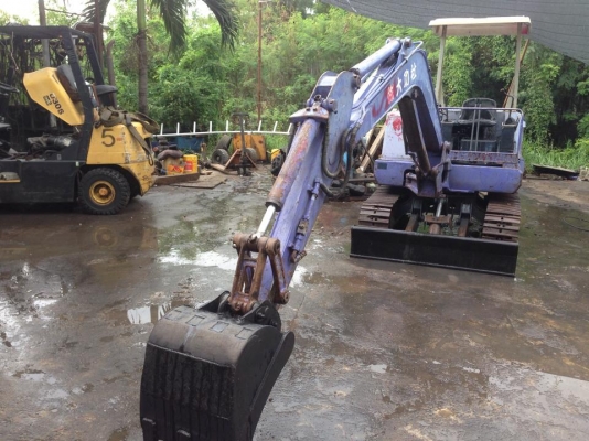 ขายแมคโครคูโบต้าPC30 เครื่อง4สูบ เก่าเชียงกงเปลี่ยนโลเลอร์ใหม่หมด สภาพพร้อมใช้งาน มาลองขับดูก่อนครับ ขาย 155000 บาท