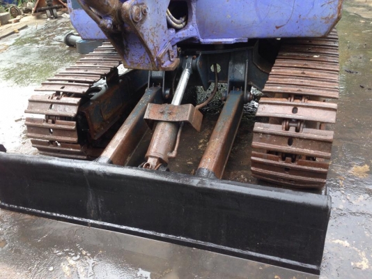 ขายแมคโครคูโบต้าPC30 เครื่อง4สูบ เก่าเชียงกงเปลี่ยนโลเลอร์ใหม่หมด สภาพพร้อมใช้งาน มาลองขับดูก่อนครับ ขาย 155000 บาท