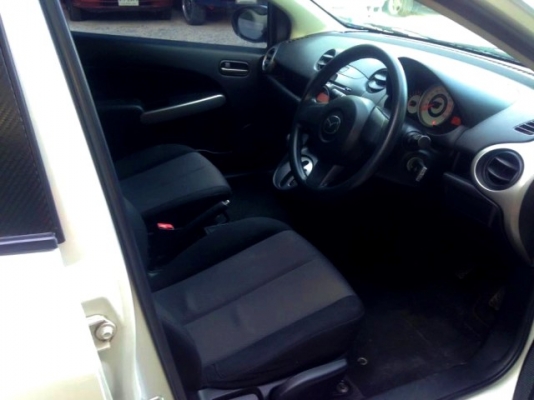 ขาย/แลก/เทิร์น เงินสด Mazda2 5ประตู เกียร์ออโต้ ปี 2011