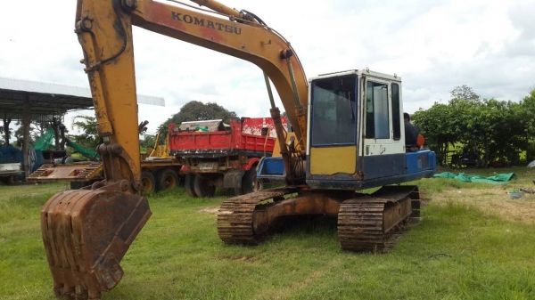 ขายด่วนรถแบ็คโฮPC100-3เอกสารใบอินวอย เครื่องปั้มเดิมโทร0843923995