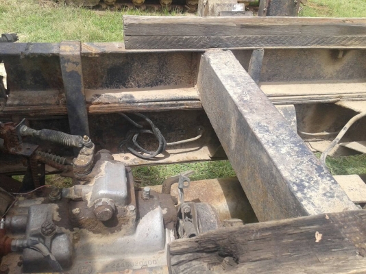 ขายด่วนหกล้อดั้มยาง900KR320เครื่องEH500 150แรงสภาพใช้งานโทร0843923995