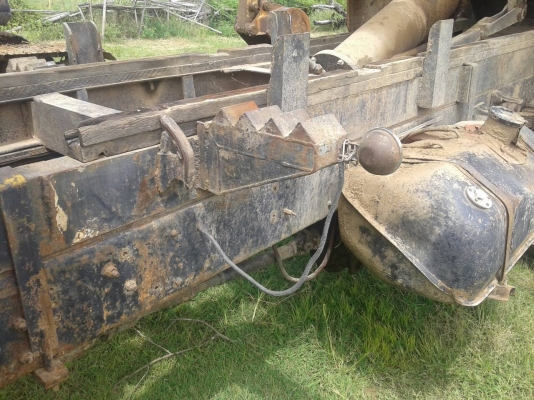 ขายด่วนหกล้อดั้มยาง900KR320เครื่องEH500 150แรงสภาพใช้งานโทร0843923995