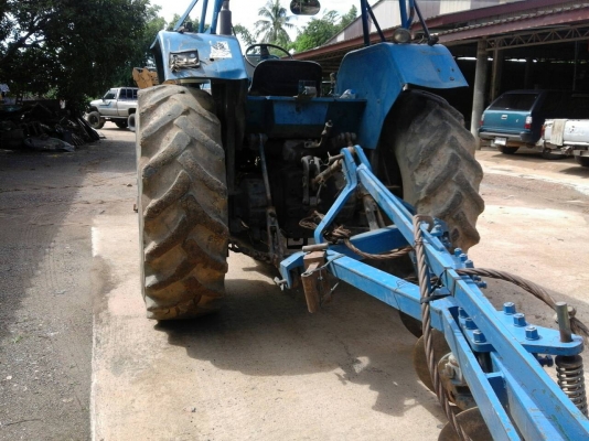 ขายรถไถ FORD 6640 2 เพลาดุมเรียบ ใบมีดดันหน้า 3 จาน เกียร์อยู่ข้าง เอกสารเล่มทะเบียน ราคา 650000