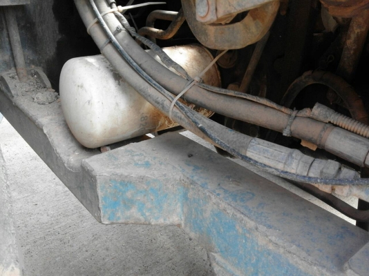 ขายรถไถ FORD 6640 2 เพลาดุมเรียบ ใบมีดดันหน้า 3 จาน เกียร์อยู่ข้าง เอกสารเล่มทะเบียน ราคา 650000