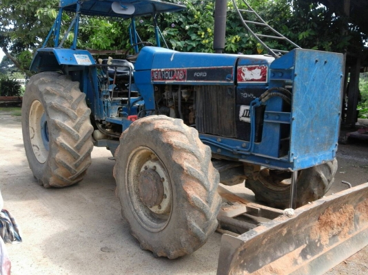 ขายรถไถ FORD 6640 2 เพลาดุมเรียบ ใบมีดดันหน้า 3 จาน เกียร์อยู่ข้าง เอกสารเล่มทะเบียน ราคา 650000