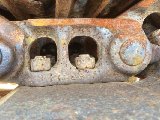 ขายแทรคเหล็ก ใช้กับ รถขุด PC200 นำเข้าจากญี่ปุ่น ติดต่อ 081-2990958/089-8368497 (เจ้าของขายเอง)