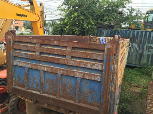 กระบะดั้มสามมิตร สภาพดี สีไม่สวย...ยาว6เมตร พื้นเรียบสวย ท้ายสวย