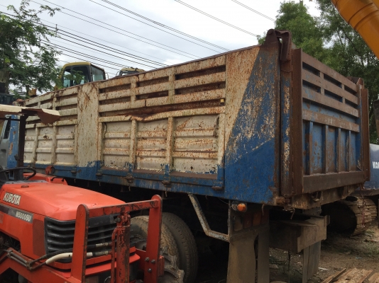 กระบะดั้มสามมิตร สภาพดี สีไม่สวย...ยาว6เมตร พื้นเรียบสวย ท้ายสวย