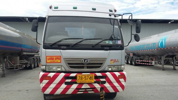 ขายหัว NISSAN UD 350 แรงม้า พร้อม แท็งค์น้ำมัน ขนาด 40,000 ลิตร จำนวนช่อง 5 ช่อง มี แป็น 2 ระดับ 8,000 / 7,000 ทุกช่อง ราคา 2,450,000 บาท