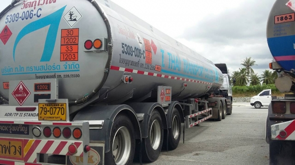 ขายหัว NISSAN UD 350 แรงม้า พร้อม แท็งค์น้ำมัน ขนาด 40,000 ลิตร จำนวนช่อง 5 ช่อง มี แป็น 2 ระดับ 8,000 / 7,000 ทุกช่อง ราคา 2,450,000 บาท