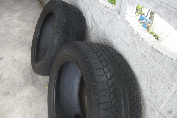 ยาง MICHELIN 255/50R19ปี13 สวยๆ 1 คู่ ราคา 2500 บาท