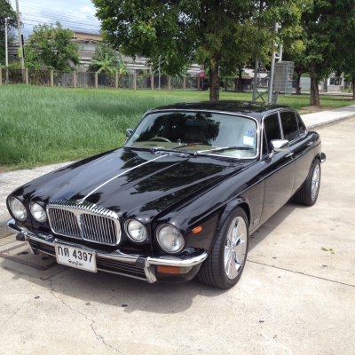 ขายหรือแลกเดมเลอร์ ปี 88 เครื่อง 2 J โบ รับเทิร์นทุกรุ่น ลองเสนอมา เกียร์ออโต้ ขาย 387,000 บาท ติดต่อ คุณเอ๋ 092-6356419