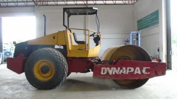 ขายรถบดหน้าเหล็กหลังยาง