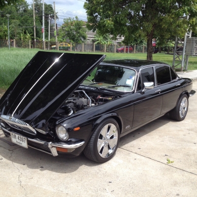 ขายหรือแลกเดมเลอร์ ปี 88 เครื่อง 2 J โบ รับเทิร์นทุกรุ่น ลองเสนอมา เกียร์ออโต้ ขาย 387,000 บาท ติดต่อ คุณเอ๋ 092-6356419