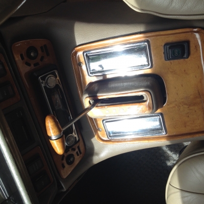 ขายหรือแลกเดมเลอร์ ปี 88 เครื่อง 2 J โบ รับเทิร์นทุกรุ่น ลองเสนอมา เกียร์ออโต้ ขาย 387,000 บาท ติดต่อ คุณเอ๋ 092-6356419