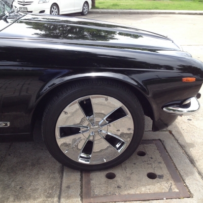 ขายหรือแลกเดมเลอร์ ปี 88 เครื่อง 2 J โบ รับเทิร์นทุกรุ่น ลองเสนอมา เกียร์ออโต้ ขาย 387,000 บาท ติดต่อ คุณเอ๋ 092-6356419