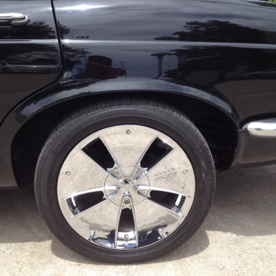 ขายหรือแลกเดมเลอร์ ปี 88 เครื่อง 2 J โบ รับเทิร์นทุกรุ่น ลองเสนอมา เกียร์ออโต้ ขาย 387,000 บาท ติดต่อ คุณเอ๋ 092-6356419