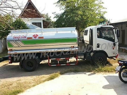 รถบรรทุก 6 ล้อ บรรทุกน้ำมัน ยี่ห้อ ISUZU NPR ปีจดทะเบียน 2554