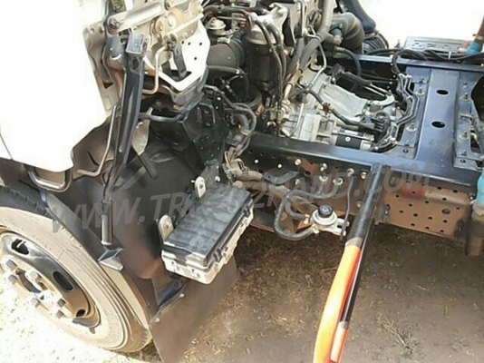 รถบรรทุก 6 ล้อ บรรทุกน้ำมัน ยี่ห้อ ISUZU NPR ปีจดทะเบียน 2554