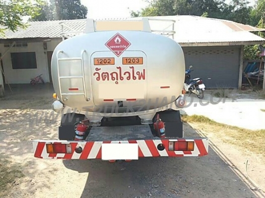 รถบรรทุก 6 ล้อ บรรทุกน้ำมัน ยี่ห้อ ISUZU NPR ปีจดทะเบียน 2554