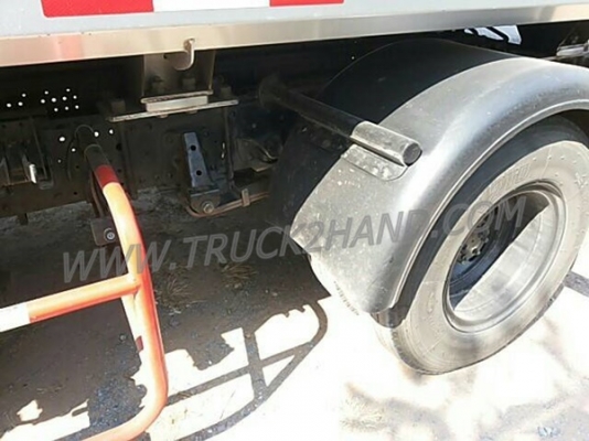 รถบรรทุก 6 ล้อ บรรทุกน้ำมัน ยี่ห้อ ISUZU NPR ปีจดทะเบียน 2554