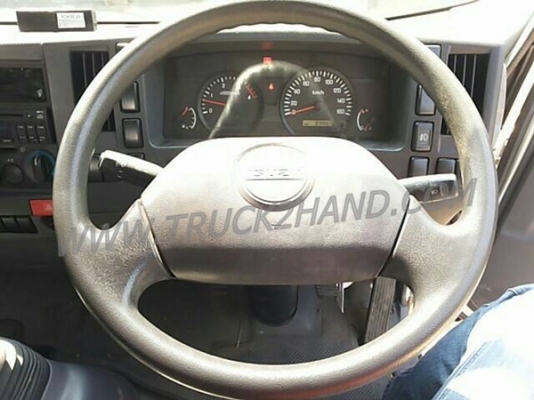 รถบรรทุก 6 ล้อ บรรทุกน้ำมัน ยี่ห้อ ISUZU NPR ปีจดทะเบียน 2554